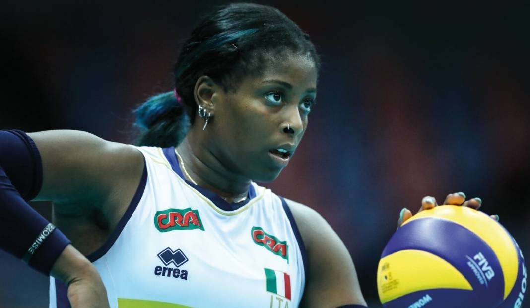 "Canım" diye Türkçe mesajıyla işaret fişeğini çaktı: Galatasaray'a Kara Panter geliyor 3